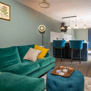  Apartment Stylish Modern 1 Bedroom, Centre
