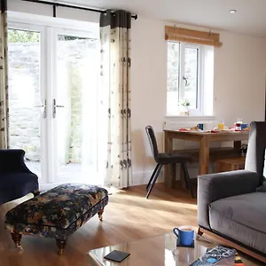  Holiday home Burgess Yard 2-bedroom Cottage,