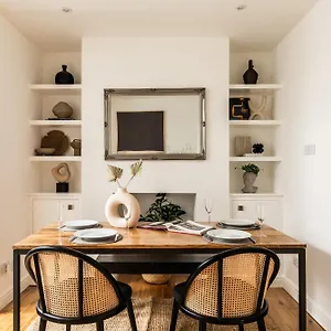  Apartment The Broadway - 2 Bedrooms With Parking,